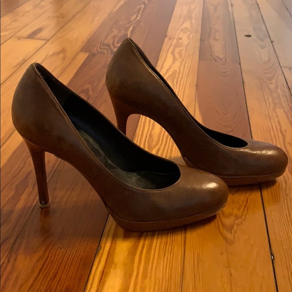 Stuart Weitzman x Scoop NYC brown pumps - Picture 2 of 4